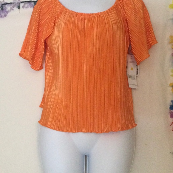 Womens just be off the shoulder blouse. New med . - Picture 3 of 7